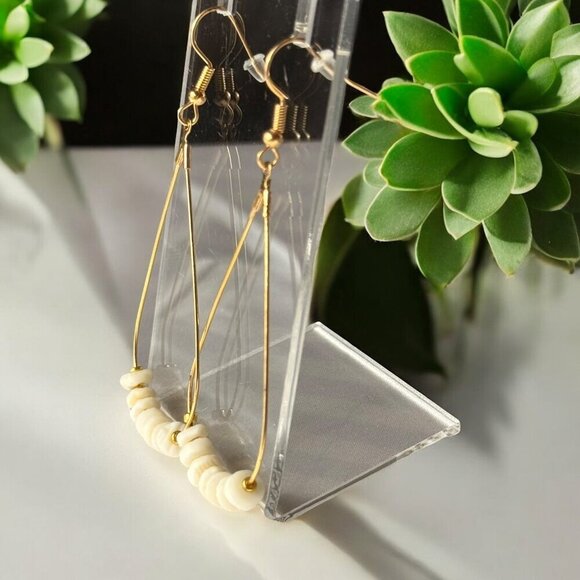 REIMAGINED Carved Shell Bead Dangle Earrings Gold Tone - Picture 6 of 8